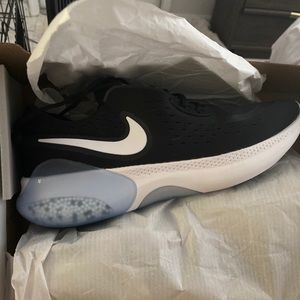 Size 9.5 - Nike Joyride Run 2 POD Black